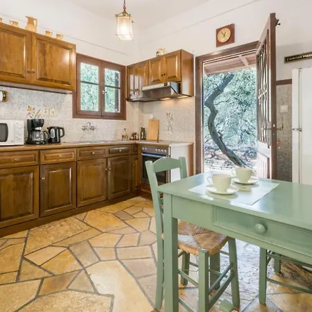 Villa Alkyon Manesatika